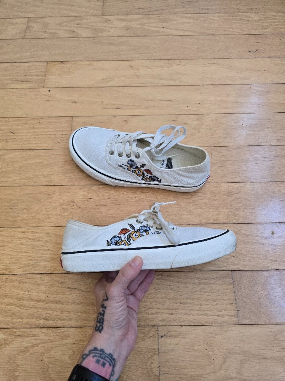 Vans | Authentic EcoCush Mushroom Floral Embroidery Canvas Sneakers | WMS 7.5